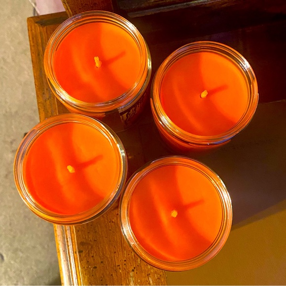 Bath & Body Works Pumpkin Carving Single Wick Candle Set - Picture 3 of 4